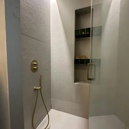 Marais 8rdl - 2 Rooms, 2 Bathrooms, Terrace Париж